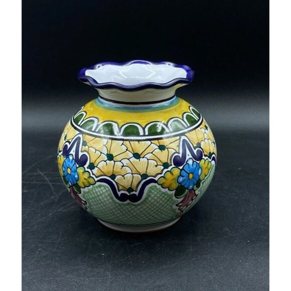 Mexican Puebla Talavera Signed Hernandez Folk Art Pottery Vase Ruffled 4 3/4” - Picture 4 of 10